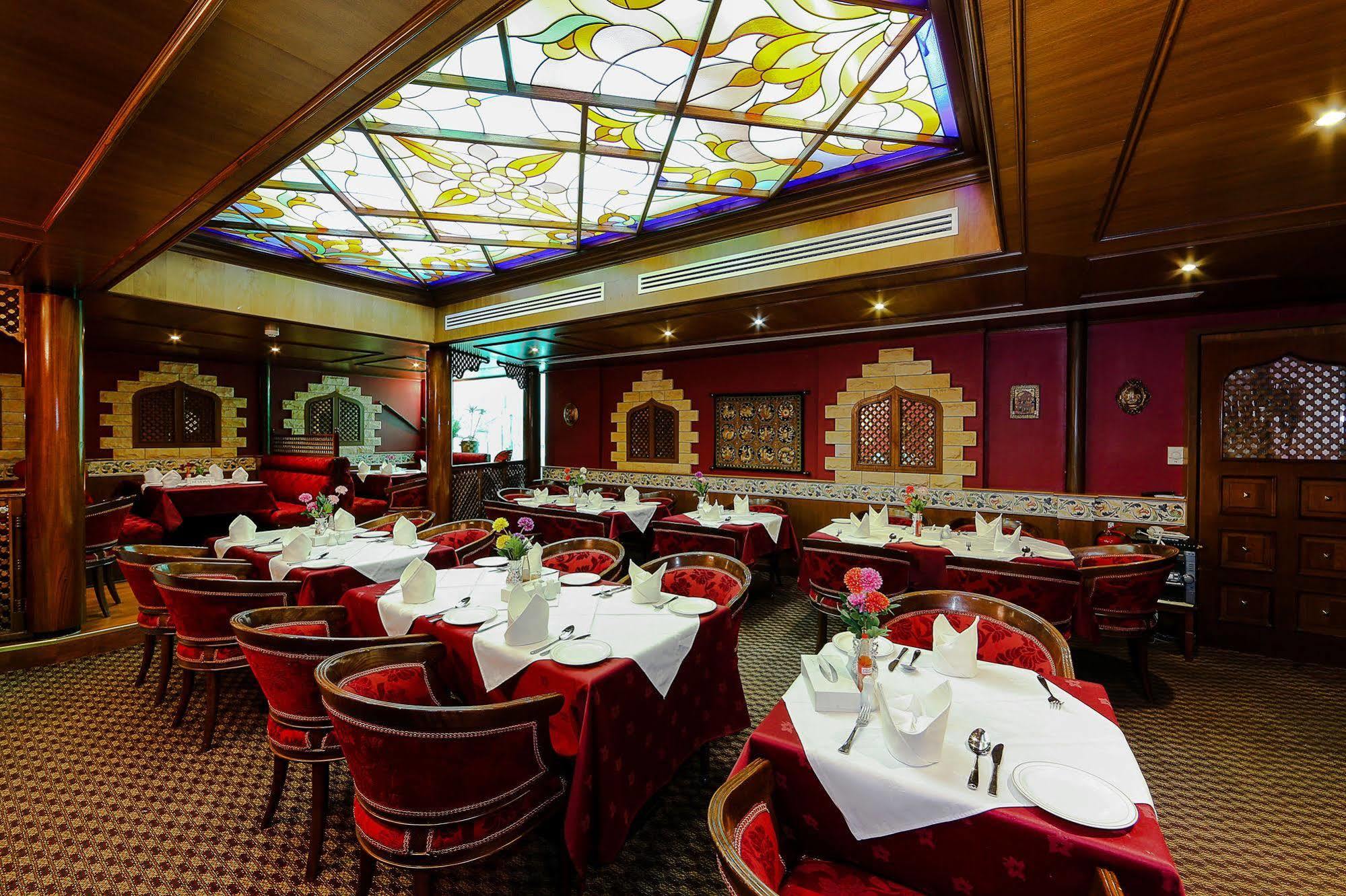 Jonrad Hotel Dubaj Kültér fotó