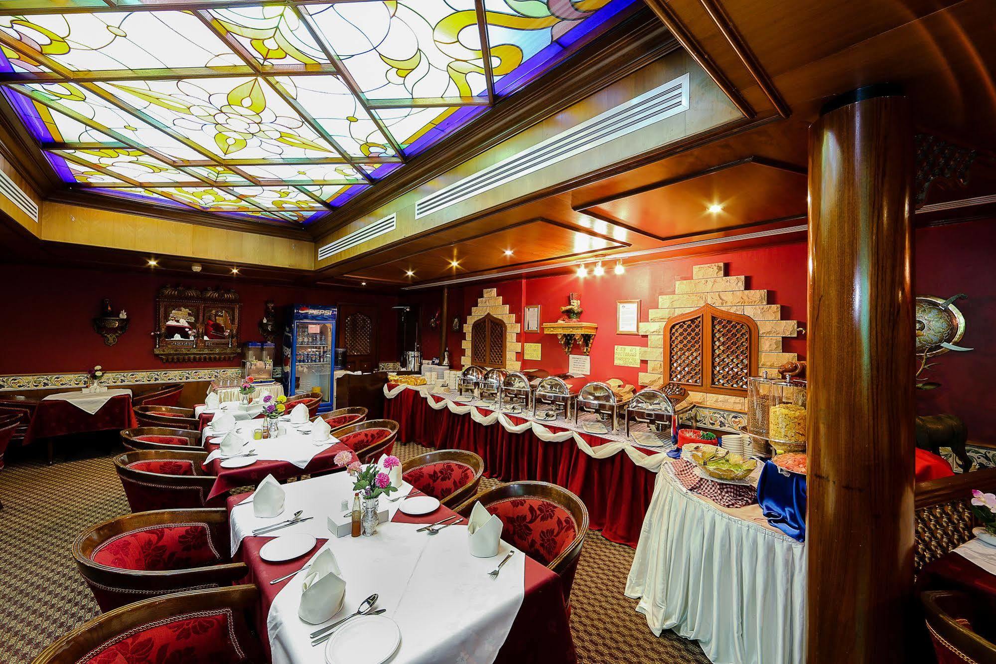 Jonrad Hotel Dubaj Kültér fotó
